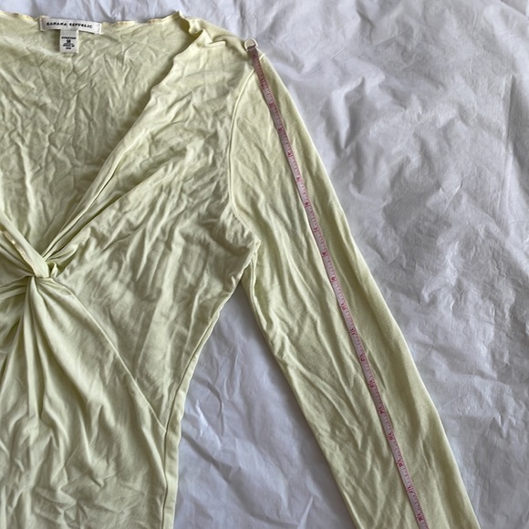Banana Republic Top with Long Sleeve in Lemon Size-Medium NWOT - Picture 8 of 10